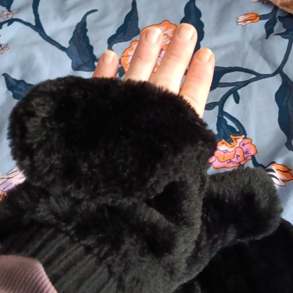 Faux Fur Mittens, Fleeced Lined Mittens With Button To Expose Fingers, Black - Picture 3 of 3